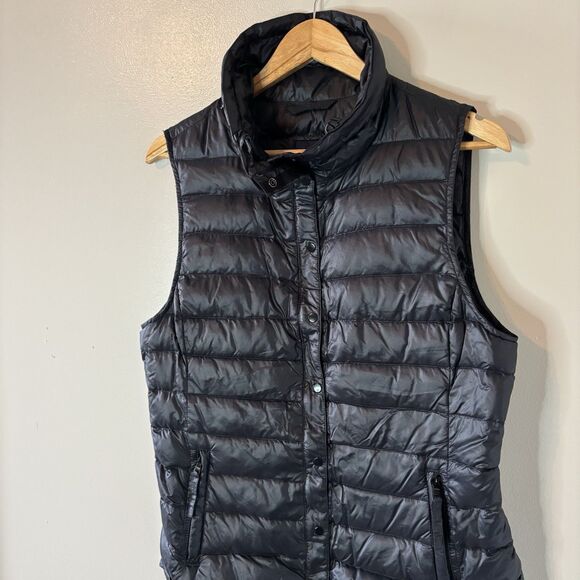 GAP Womens Black Puffer Vest Down Quilted Sleeveless Zip Pockets Sz Medium - Picture 2 of 11